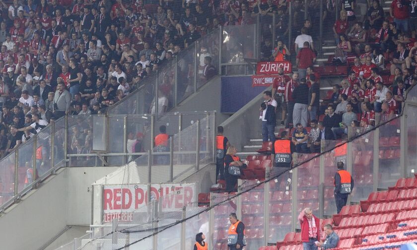 Ολυμπιακός - Μπάγερν: Ένταση έξω από το «Γ. Καραϊσκάκης»