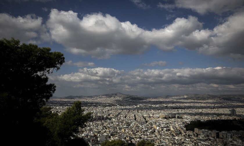 Καιρός: Γενικά αίθριος με τοπικές βροχές