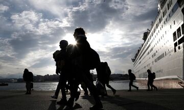 Στον Πειραιά το πλοίο «Διαγόρας» με 38 μετανάστες και πρόσφυγες