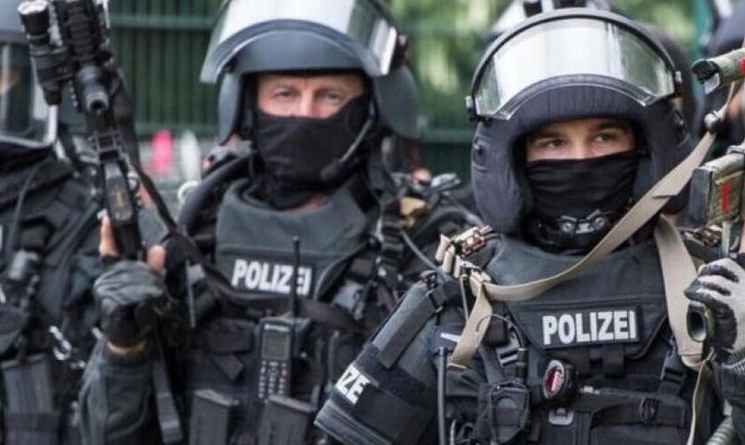 Έκτακτο: Συναγερμός στη Γερμανία - Ένοπλος κρατά ομήρους στο Μπούχολτς