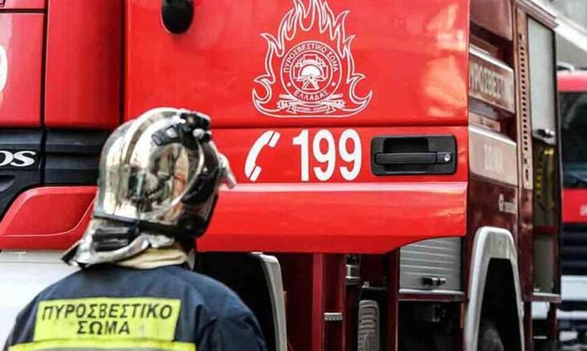 Φωτιά σε ξενοδοχείο στη Συγγρού - Εγκλωβισμένοι άνθρωποι