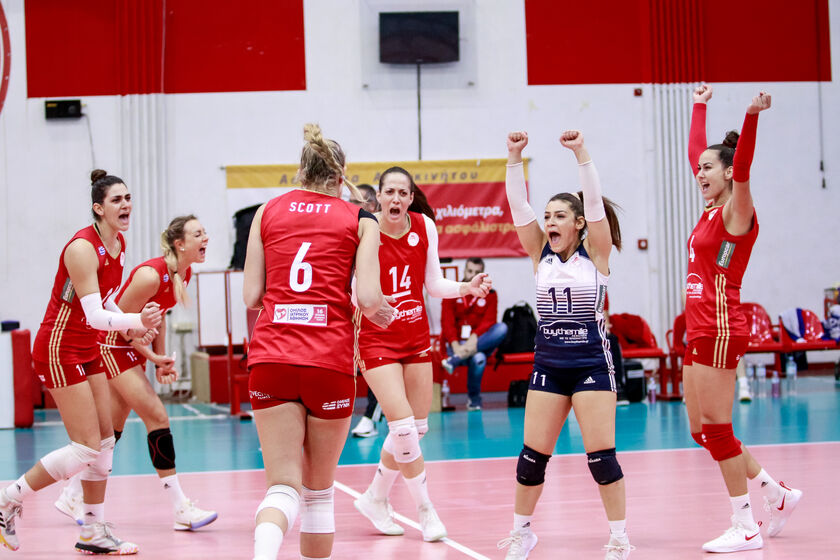 Live score: Χαποέλ-Ολυμπιακός 2-3 (12-25, 18-25, 25-15, 25-21, 12-15)