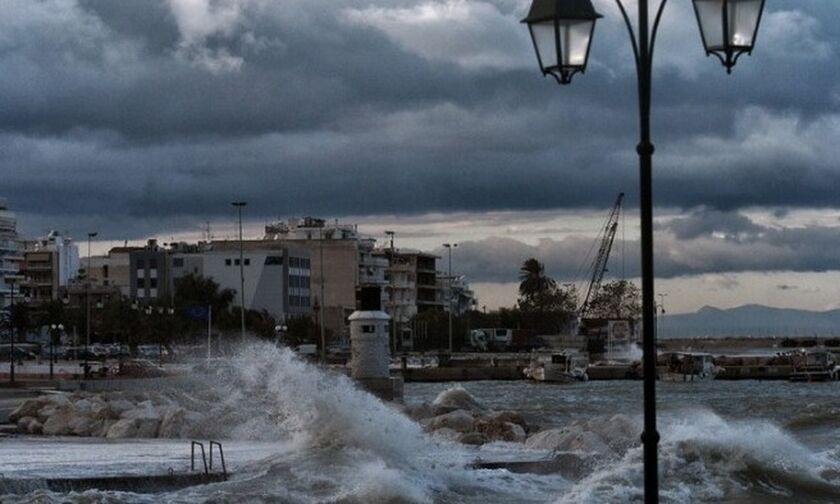 Σε ισχύ το απαγορευτικό απόπλου - Η ώρα που θα αρθεί 