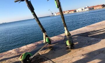 Θεσσαλονίκη: «Ψαριά» 50 ηλεκτρονικών πατινιών από τον Θερμαϊκό Κόλπο