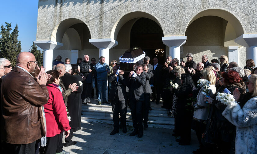 Οι μεγάλες απουσίες στην κηδεία της Έρρικα Μπρόγιερ (pics)