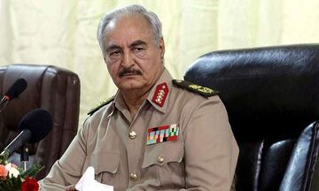 Εκεχειρία στη Λιβύη: Ανέστειλε τις επιχειρήσεις ο στρατάρχης Χαφτάρ
