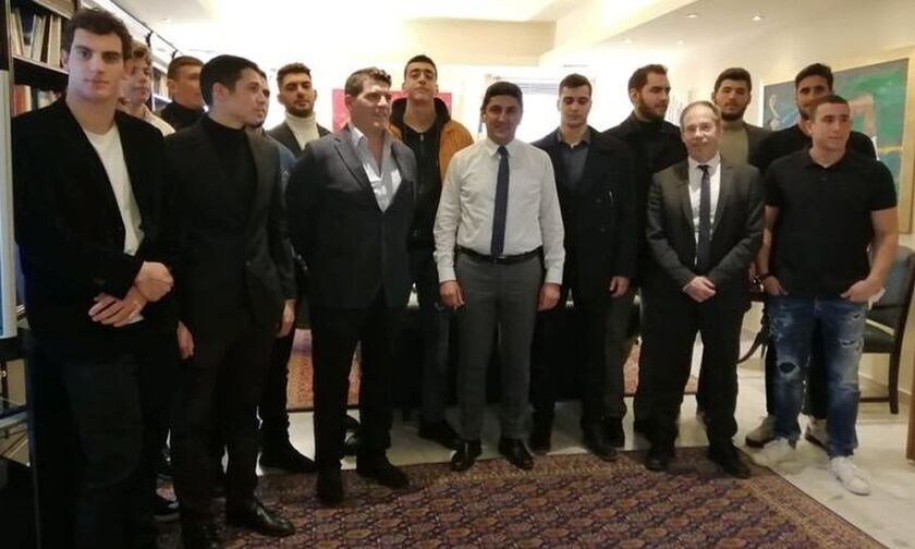 Πόλο: Στον Υφυπουργό Αθλητισμού οι Παγκόσμιοι Πρωταθλητές 