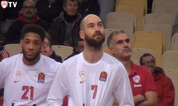 Ολυμπιακός: Η συγκίνηση του Σπανούλη στη βράβευση από τους Αγγελόπουλους (vid)
