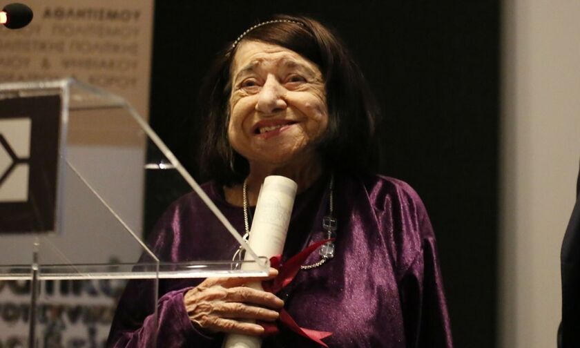 Κατερίνα Αγγελάκη - Ρουκ: Πέθανε η σπουδαία ποιήτρια