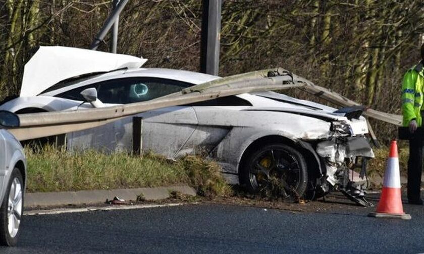 Γνωστός ποδοσφαιριστής διέλυσε τη Lamborghini του!