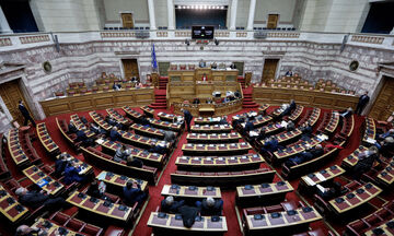 Live streaming: Η συζήτηση της τροπολογίας-έκτρωμα στη Βουλή για να μην υποβιβασθούν Ξάνθη, ΠΑΟΚ 