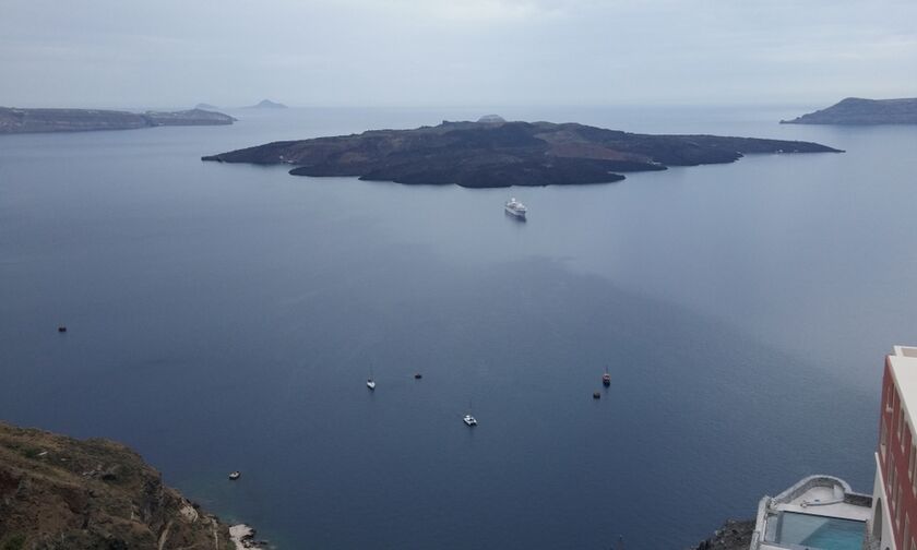 ΔΕΝ υπάρχει αυξημένη ηφαιστειακή δραστηριότητα στο ηφαίστειο της Σαντορίνης