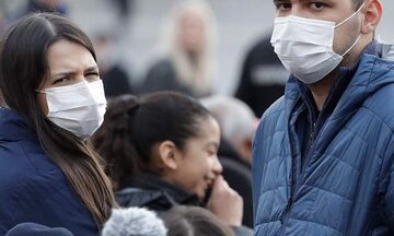 Θεσσαλονίκη: Οι χειρουργικές μάσκες εξαντλήθηκαν εξαιτίας του «αδικαιολόγητου πανικού»