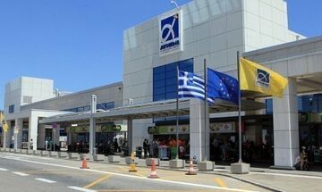 Δώδεκα Σύροι πιάστηκαν στο «Ελ.Βενιζέλος» καθώς έφευγαν από την Ελλάδα ως αθλητές χάντμπολ! (pic)