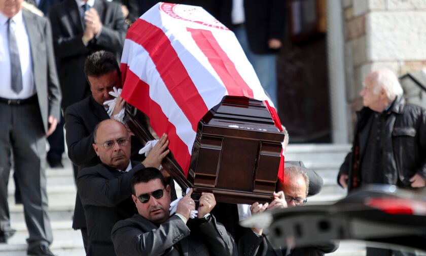Λεωνίδας Θεοδωρακάκης: Το τελευταίο «αντίο», η κηδεία του επίτιμου προέδρου του Ολυμπιακού (pics)