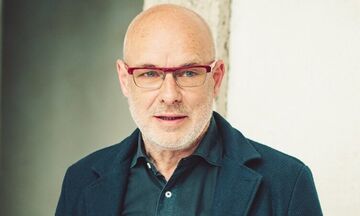 Ο Brian Eno έδωσε δέκα βιβλία για το «Εγχειρίδιο για τον Πολιτισμό»