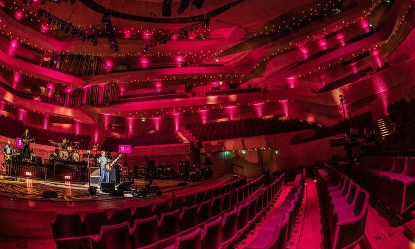 James Blunt: Έδωσε συναυλία χωρίς θεατές στο Αμβούργο! (vid)