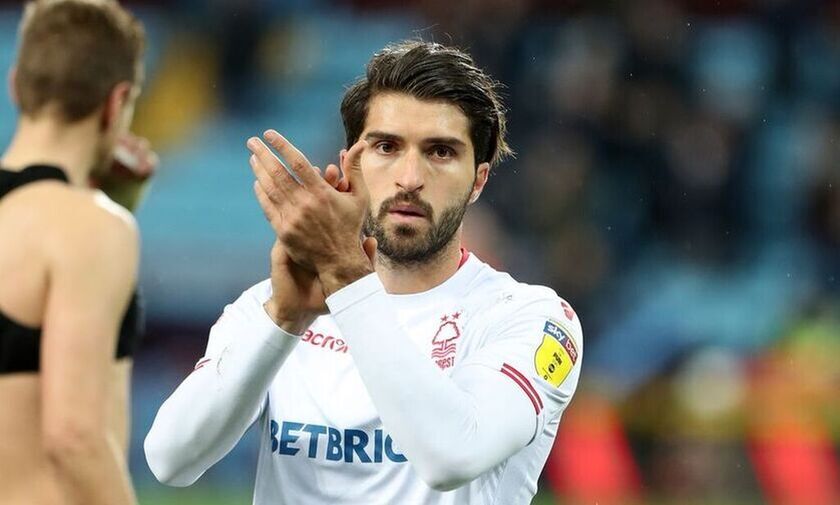 Ο Άρης κοιτάζει τον Ανσαριφάρντ