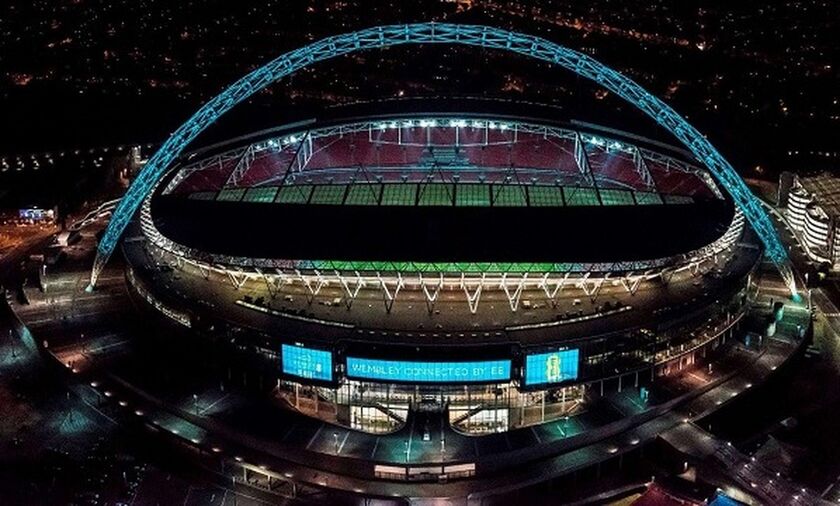 Το Wembley φωταγωγήθηκε στα χρώματα της ιταλικής σημαίας! (pic)