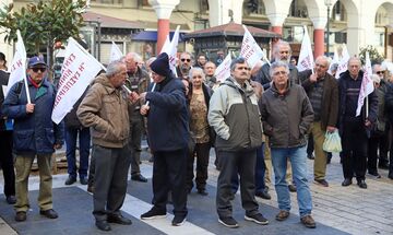 Συντάξεις: Τι γίνεται με τις πληρωμές των αυξήσεων και των αναδρομικών