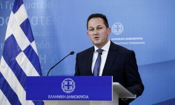 Πέτσας: «Πριν τις 27 Απριλίου η ανακοίνωση για άρση των περιοριστικών μέτρων»