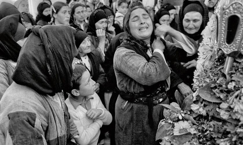 Ο Επιτάφιος στην Όλυμπο της Καρπάθου: Δέκα εκπληκτικές φωτογραφίες (pics)