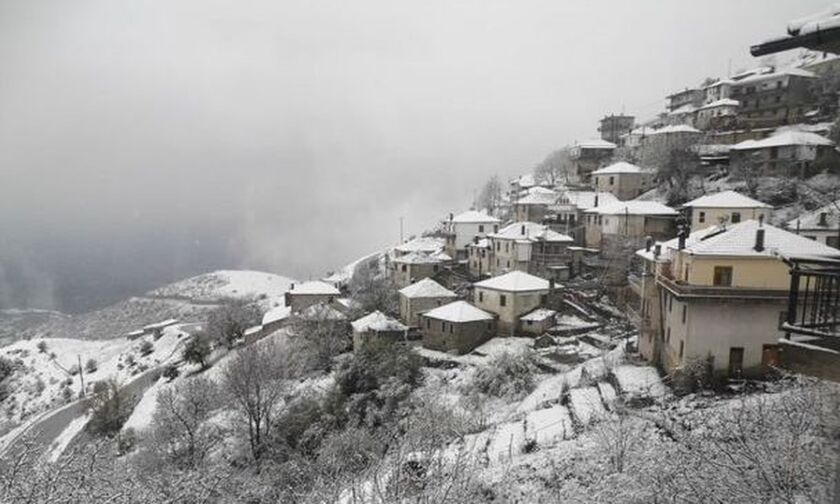 Λευκός Απρίλης: Χιόνια στους νομούς Τρικάλων, Λάρισας και Ιωαννίνων! (vid)