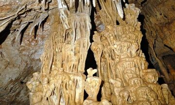Φως στην Ελλάδα: Το εντυπωσιακό σπήλαιο στην Αττική που ανακαλύφθηκε πριν λίγα χρόνια
