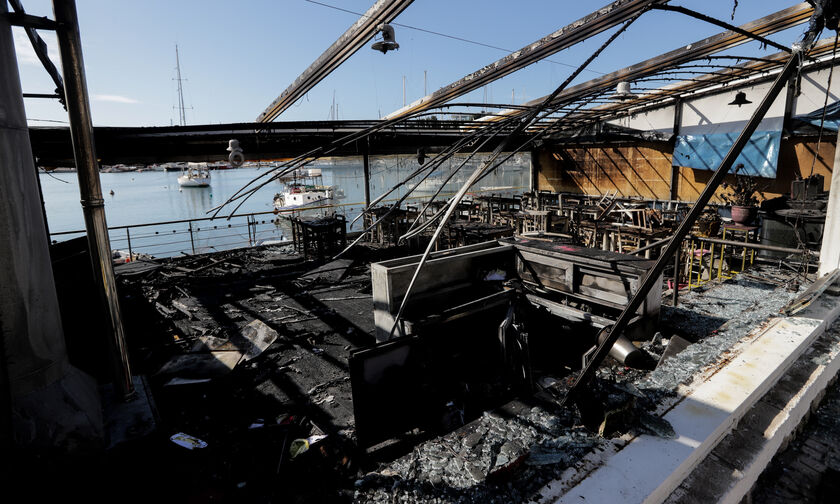 Μικρολίμανο: Οι εικόνες από την ψαροταβέρνα που κάηκε (pics)