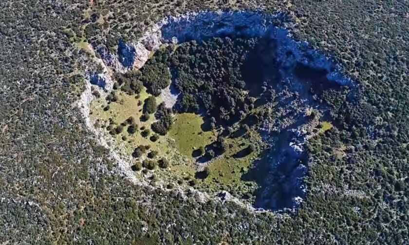 Φως στην Ελλάδα: Ο μυστηριώδης κρατήρας στη Βοιωτία και οι διάφορες θεωρίες για αυτόν