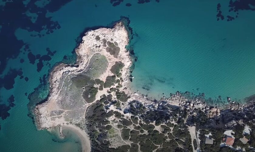 Φως στην Ελλάδα: Η κρυφή παραλία στη Ραφήνα με τον προϊστορικό οικισμό!