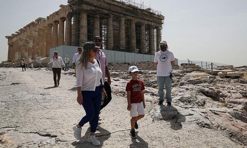 Τα διεθνή ΜΜΕ καλωσορίζουν την έναρξη της τουριστικής σεζόν στην Ελλάδα