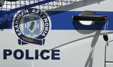 Έριξαν μολότοφ τα μεσάνυχτα σε πάρκινγκ της Τροχαίας Αττικής