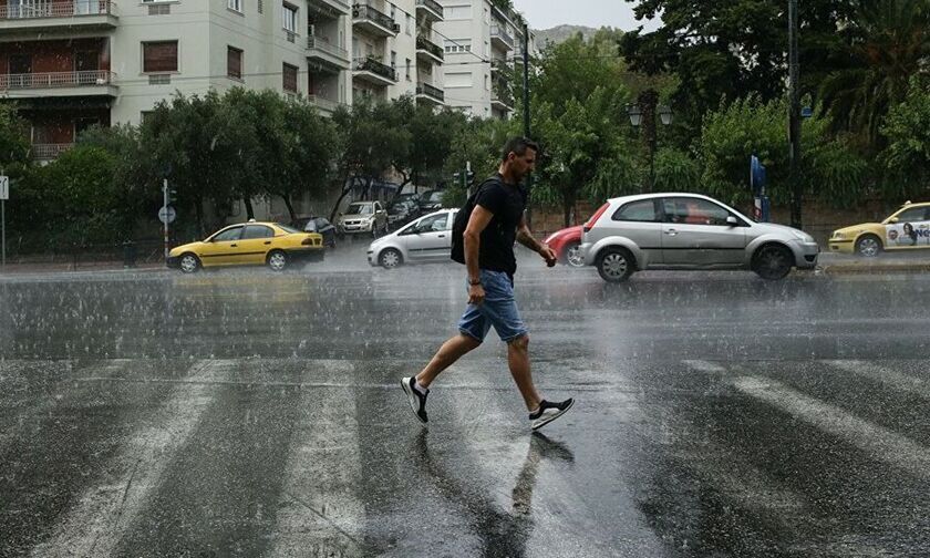 Καιρός: Πτώση της θερμοκρασίας με τοπικές βροχές