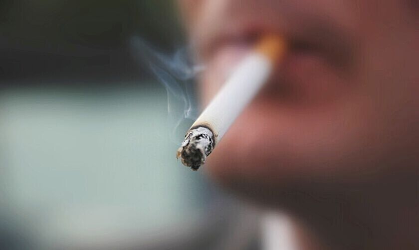 Έρευνα για τον κορονοϊό: Το κάπνισμα αυξάνει τις πιθανότητες θανάτου