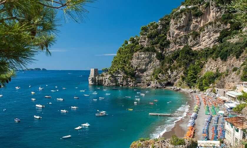 «Η Ελλάδα να δεχθεί Ιταλούς τουρίστες χωρίς περιορισμούς, αλλιώς κλείνουμε τα σύνορα»
