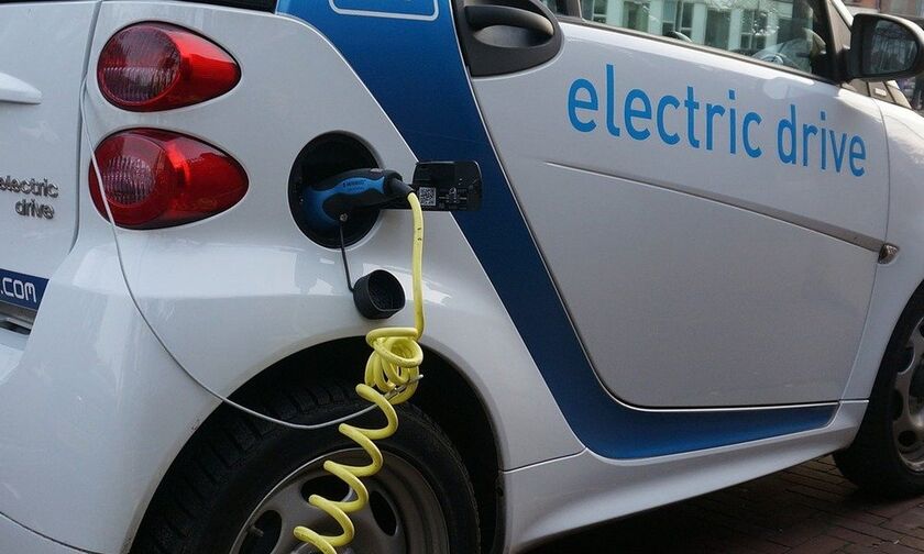 Ηλεκτρικά αυτοκίνητα: Επιδότηση, οικολογικό μπόνους, φοροαπαλλαγές ανακοίνωσε ο πρωθυπουργός