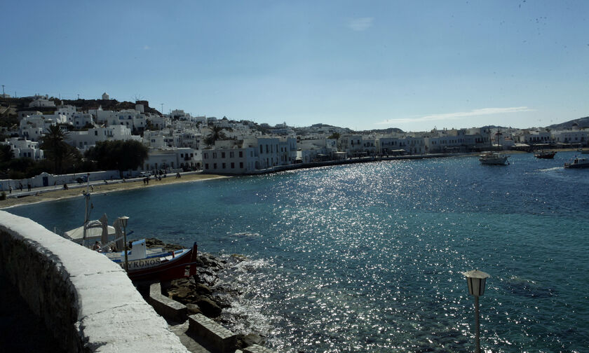 «Λουκέτο» από την Κυριακή (14/6) στο beach bar στην Φτελιά της Μυκόνου 