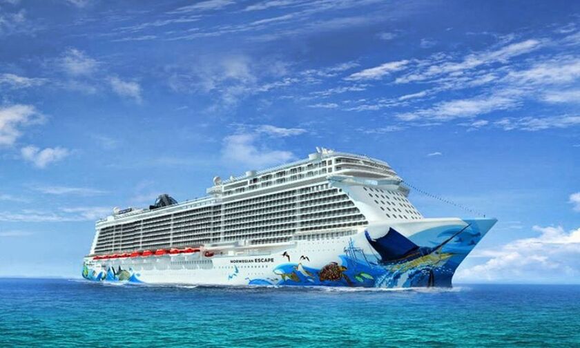 Στο λιμάνι του Πειραιά το Norwegian Escape