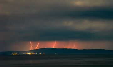 Προειδοποίηση meteo για έντονη κεραυνική δραστηριότητα και ενδεχομένως χαλαζοπτώσεις