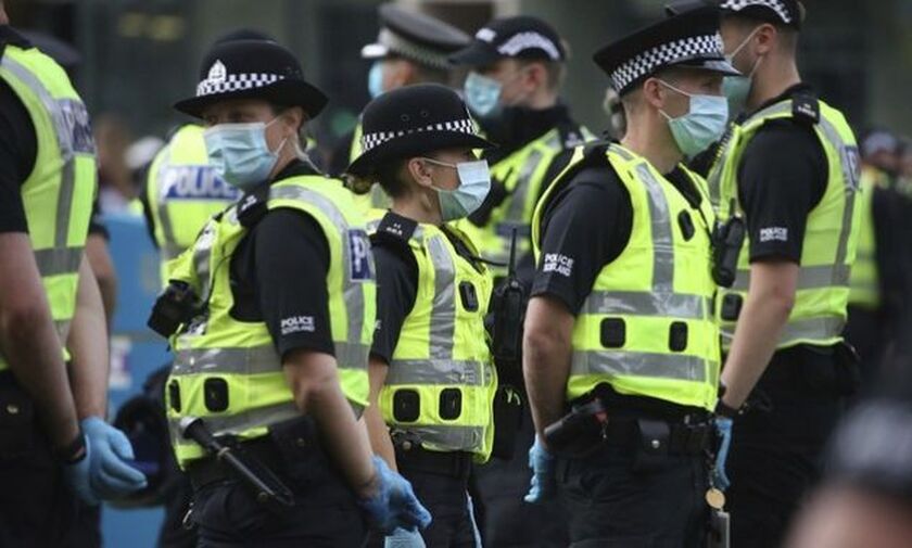 Βρετανία: Τρεις νεκροί και δύο άνθρωποι στο νοσοκομείο μετά από επίθεση σε αντιρατσιστική εκδήλωση
