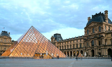 Παρίσι: Ανοίγει ξανά το μουσείο του Λούβρου