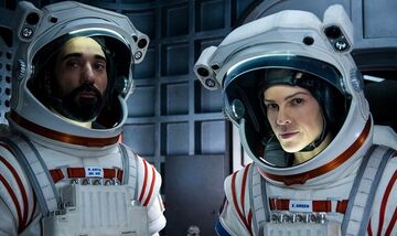 Η Hilary Swank πρωταγωνιστεί στο «Away», τη νέα sci-fi σειρά του Netflix