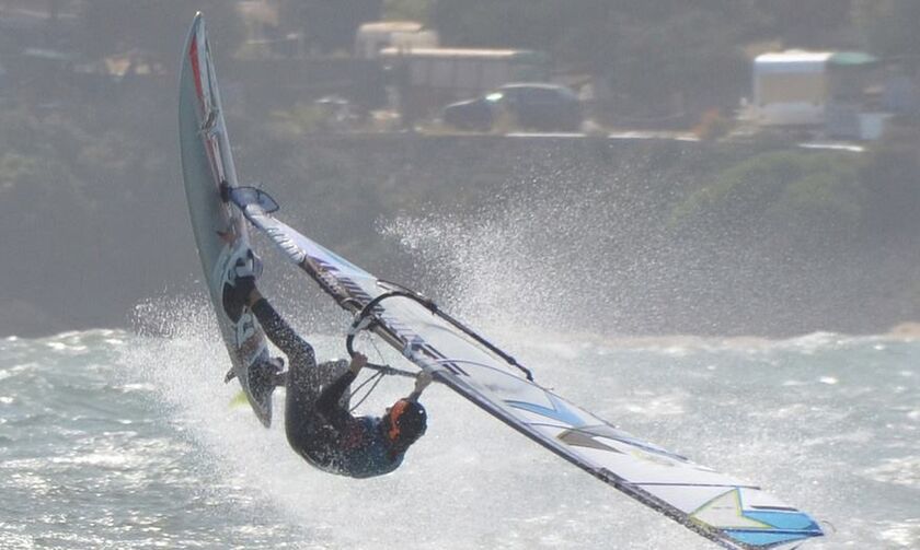 Πρόστιμο σε πρωταθλήτρια windsurfing λόγω μποφόρ! (pic)