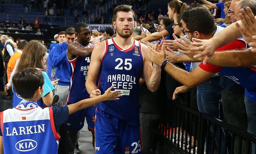 Μπασκόνια: Πήρε τον Πίτερς από την Εφές!