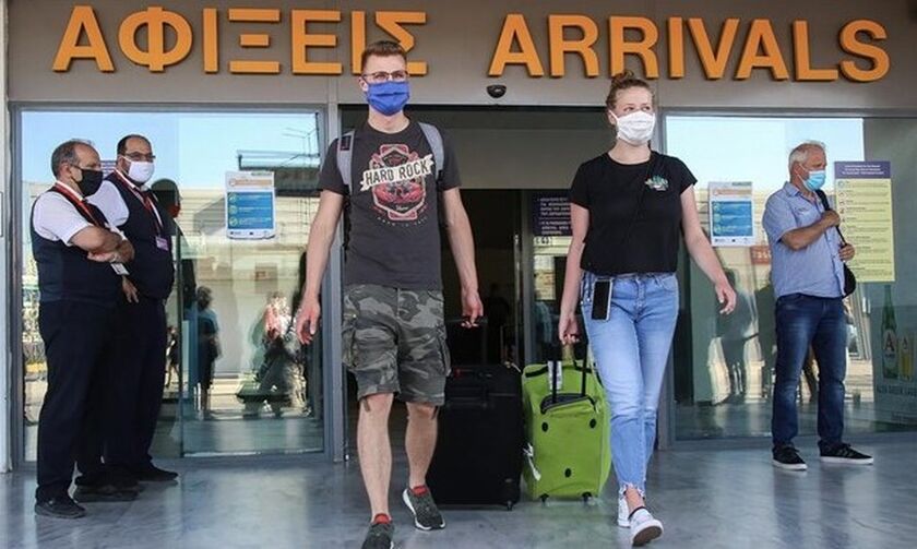 Ελλάδα: Έφτασε η πρώτη πτήση στην Κέρκυρα από τη Βρετανία