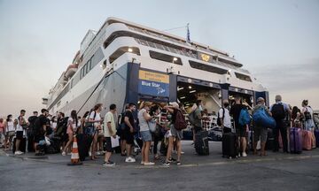 Αυξάνεται ο αριθμός των επιβατών στα πλοία