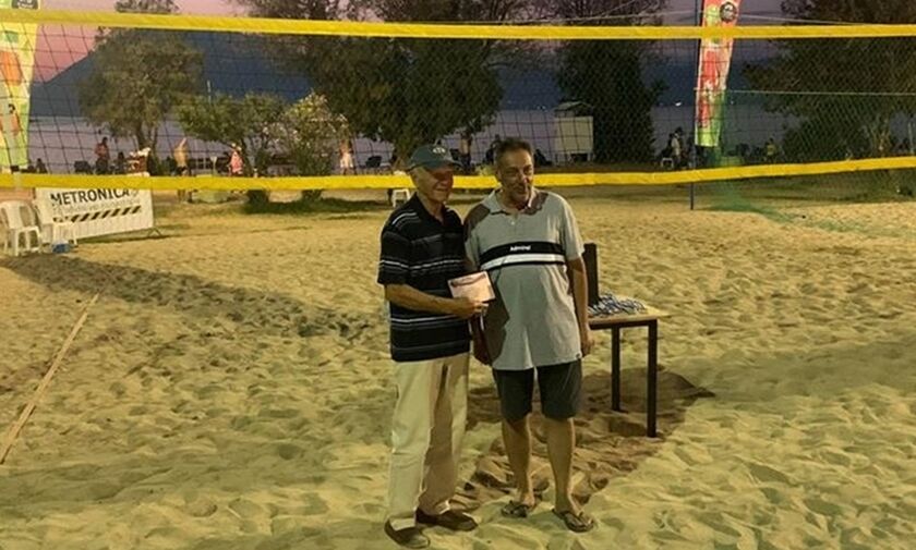 Νίκος Καλογεράς: Παίκτης Beach Volley ετών 83
