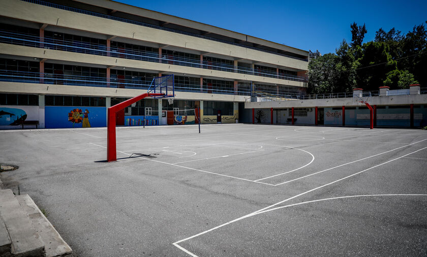 Κορονοϊός: Τι θα γίνει με το άνοιγμα των σχολείων - Προβληματισμός