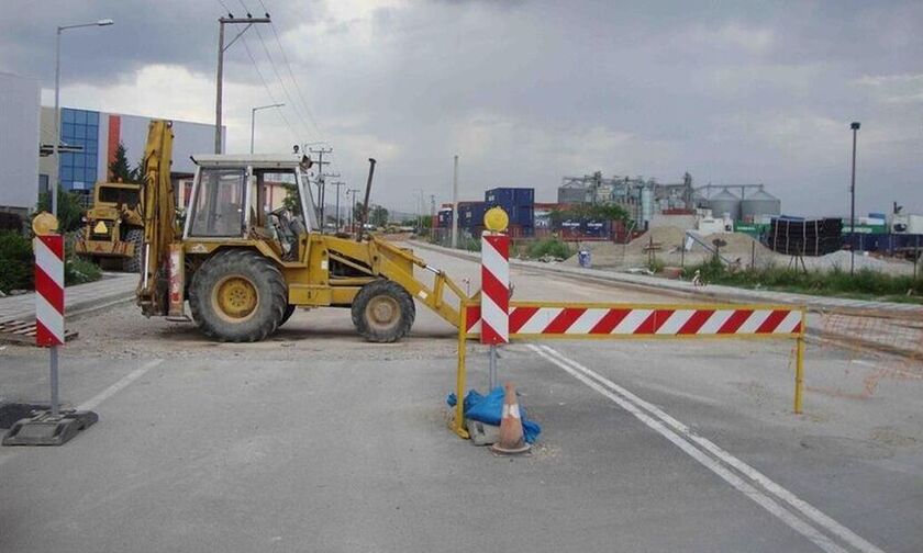 Νέο Φάληρο: Μπουλντόζες στο παρατημένο οικόπεδο της ΒΙΣ, στη συμβολή Αθηνών-Πειραιώς